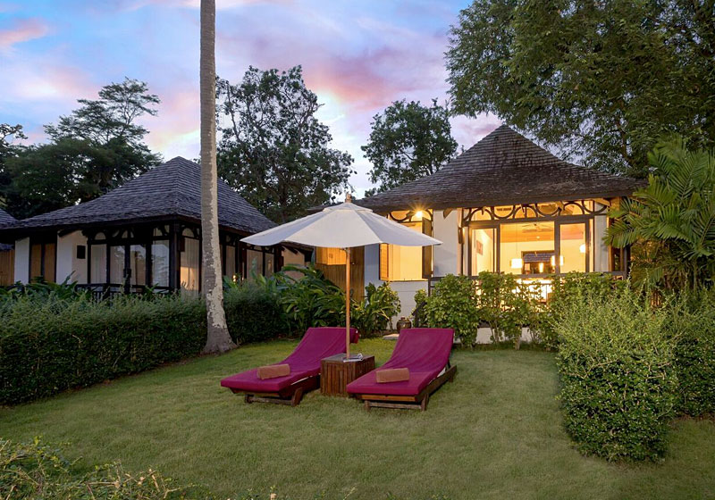 DELUXE BEACHFRONT VILLAS